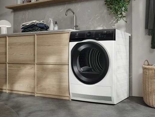 Vändbar lucka på Electrolux EW2H328R4 värmepumpstumlare